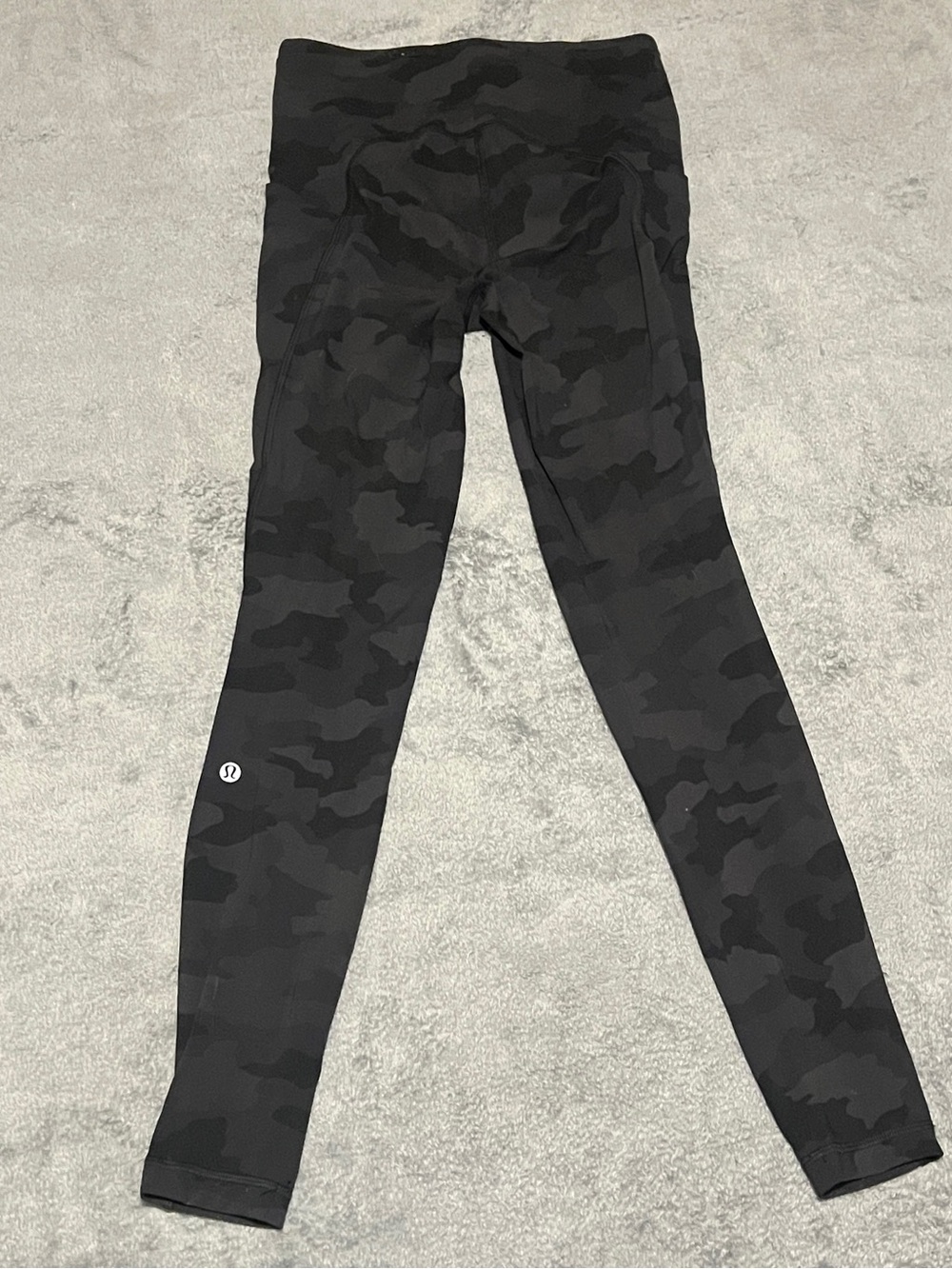 lululemon athletica Women’s Black Camo Performance Leggings size 4